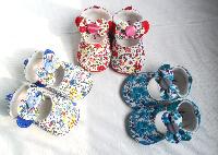 baby-booties-1492150120_looking for distributors